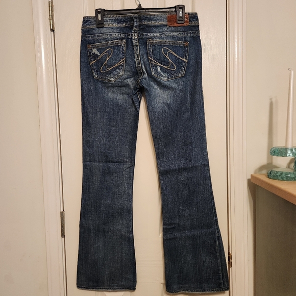 👖Silver Jeans "Tuesday" Distressed Ripped Jeans Size 27/33 EUC - Picture 2 of 10